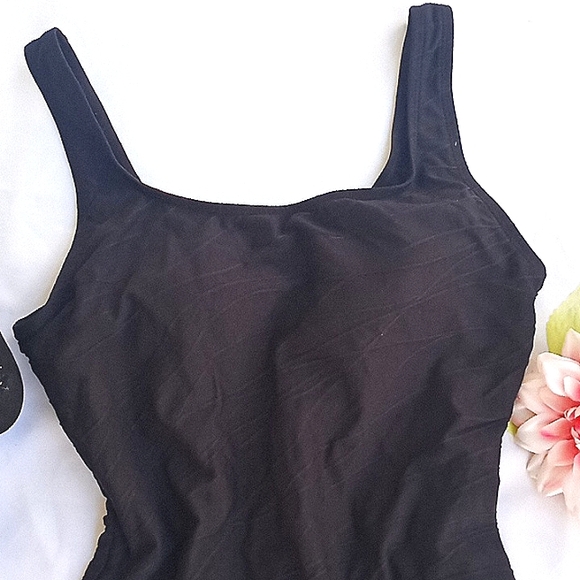 Cherokee Textured Swimsuit - Picture 2 of 8